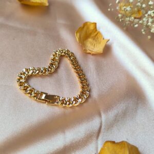 عگس و قیمت دستبند کارتیه طلایی جنس استیل رنگ ثابت / درخشش ماندگار