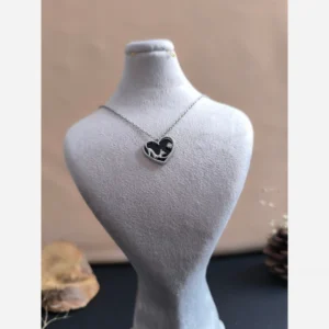 گردنبند نقره‌ای طرح قلب و گربه
